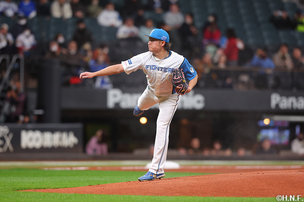 先発の伊藤投手01