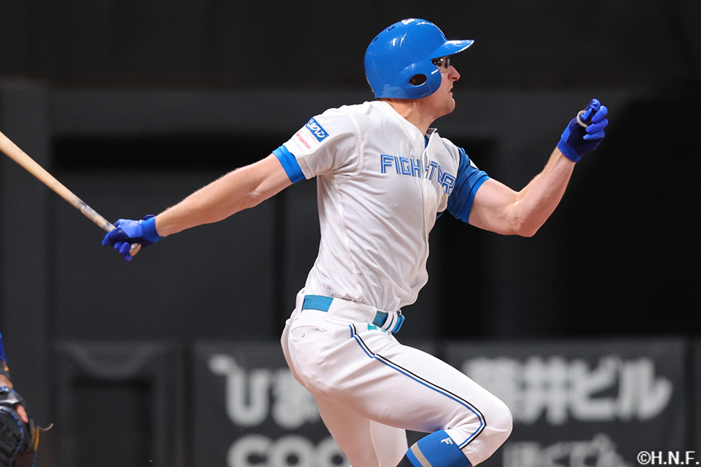 1回裏、第一打席のスティーブンソン選手