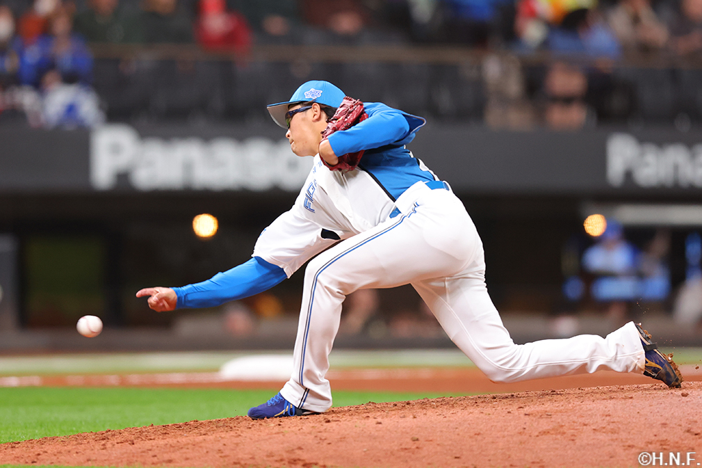 6回、二番手の鈴木投手