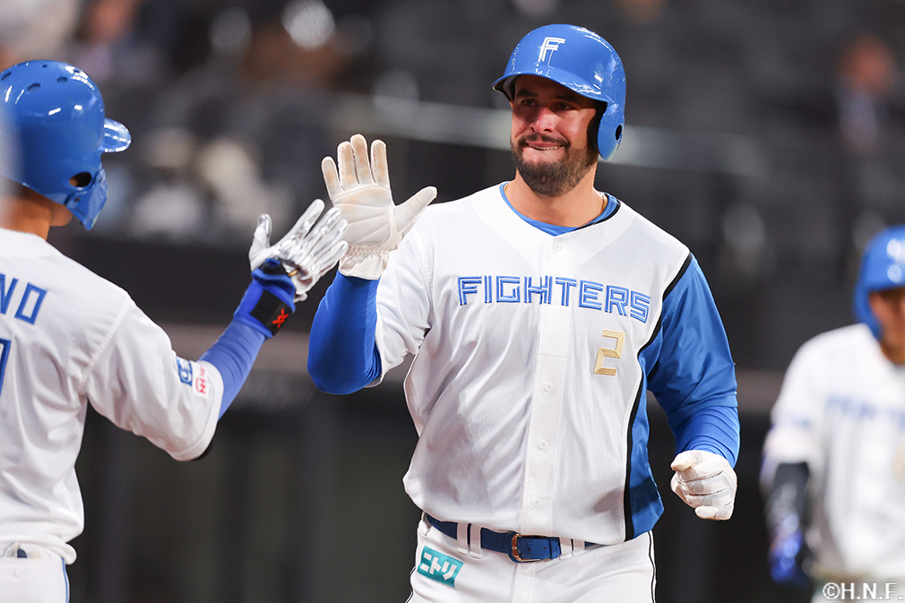 7回裏、生還したマルティネス選手