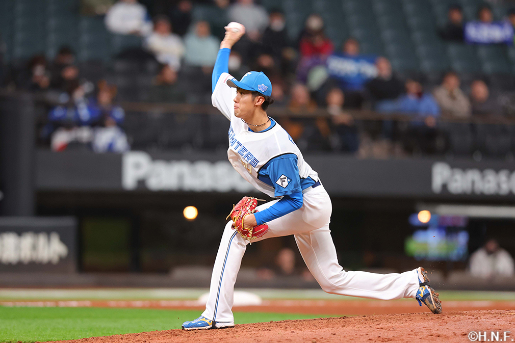 8回、三番手の福島投手