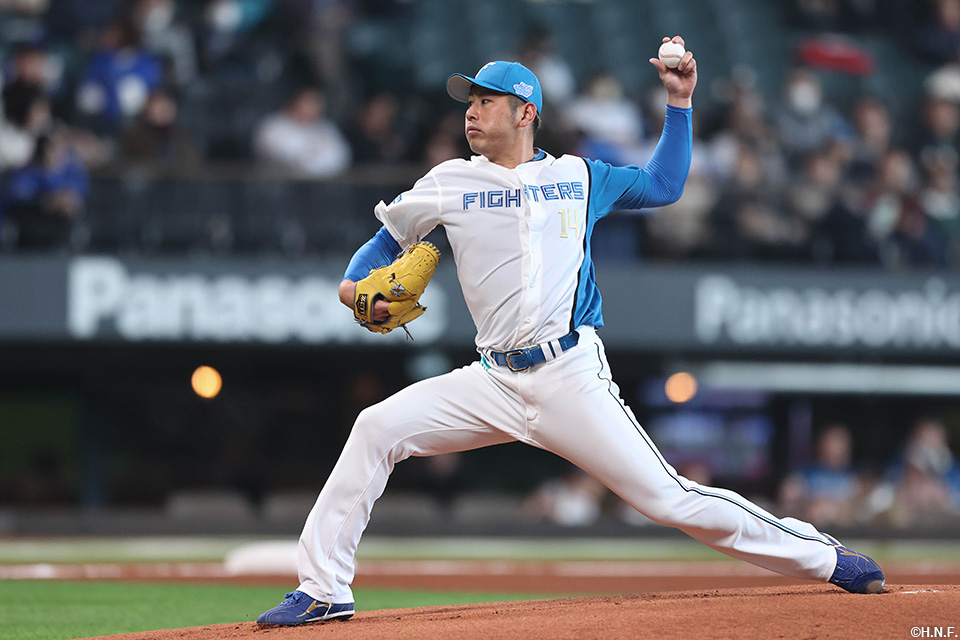 先発の加藤貴投手01