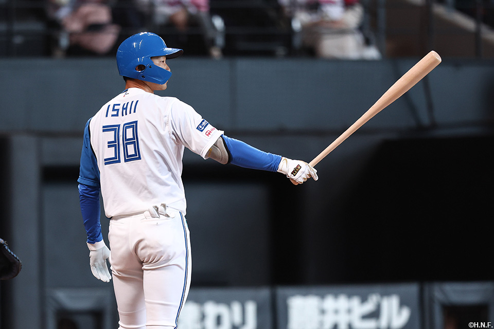 5回裏、代打で出場の石井選手