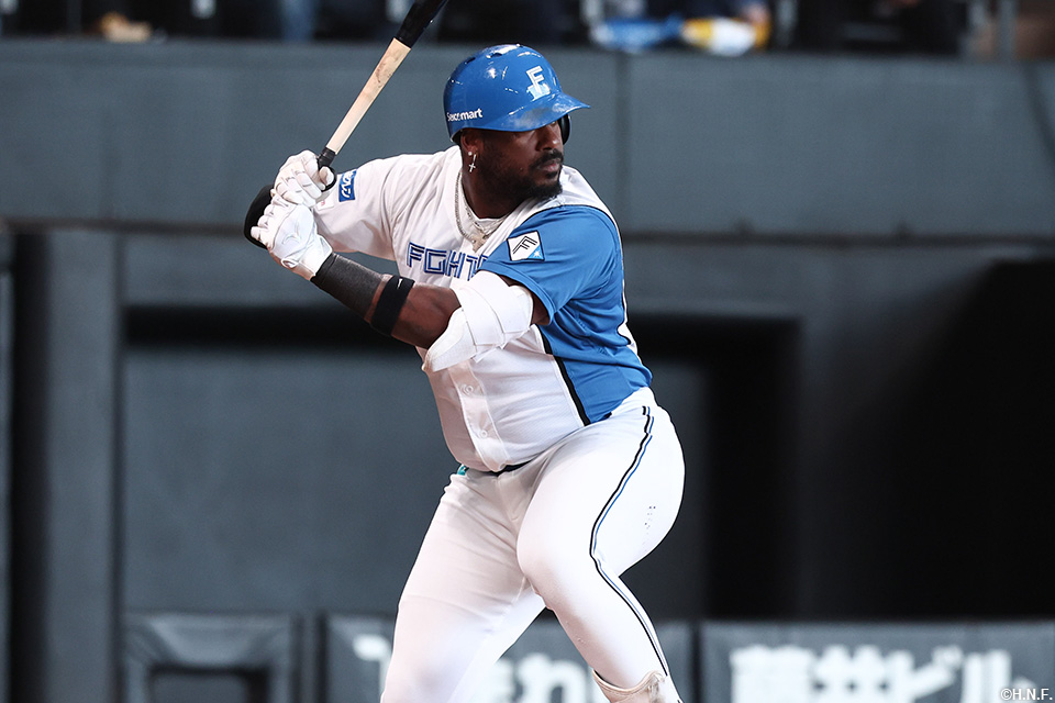 2回裏、第一打席のレイエス選手