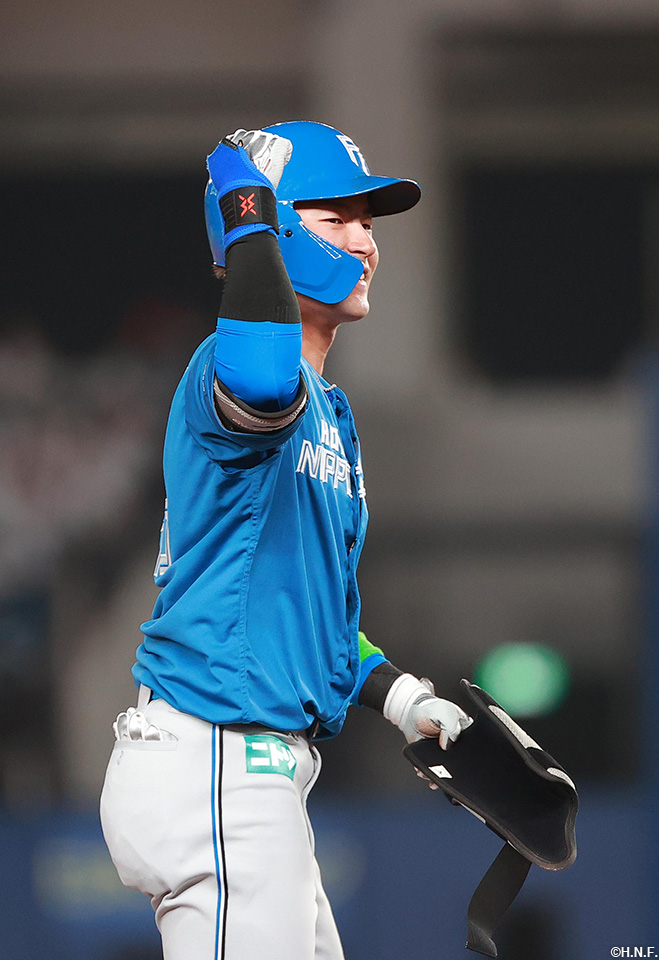 3回表、三塁打を放つ水野選手02