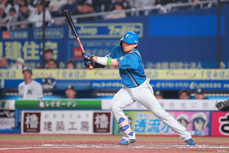 3回表、先制適時打を放つ田宮選手01