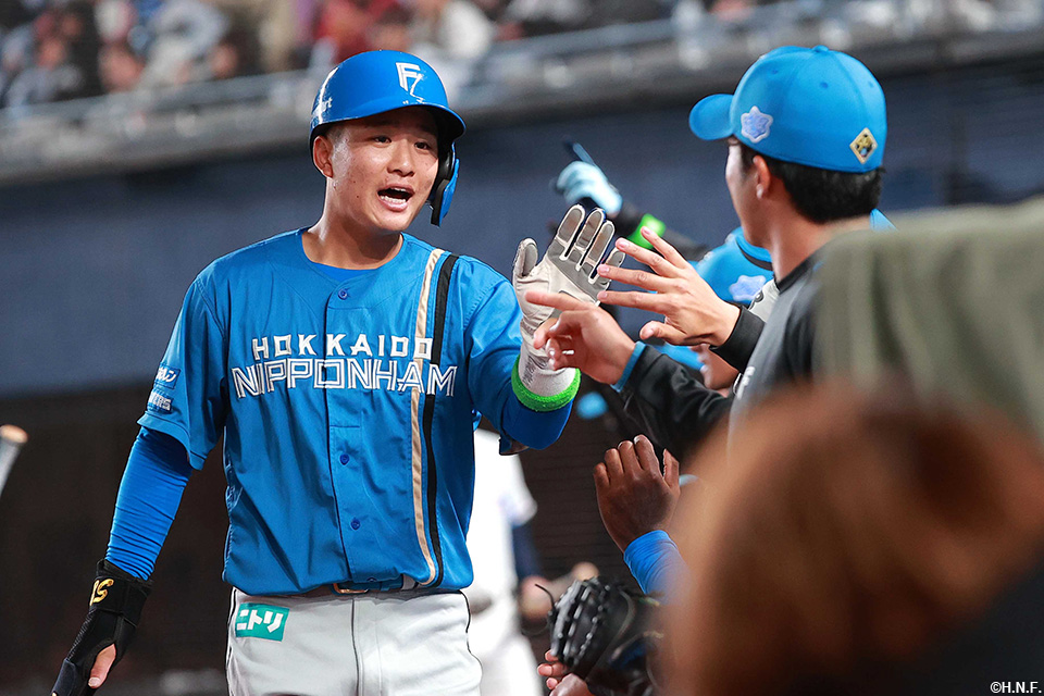 3回表、生還した奈良間選手