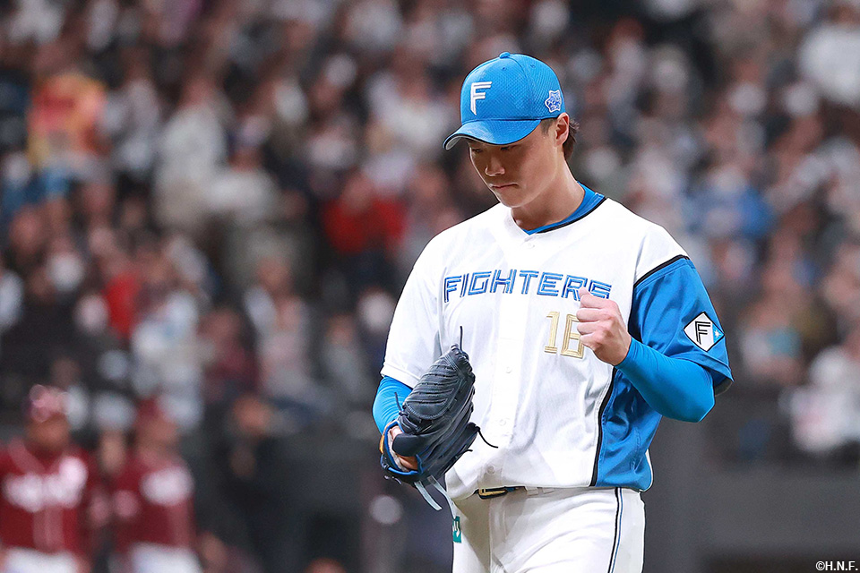 3回表を三者凡退に抑えた山﨑福投手