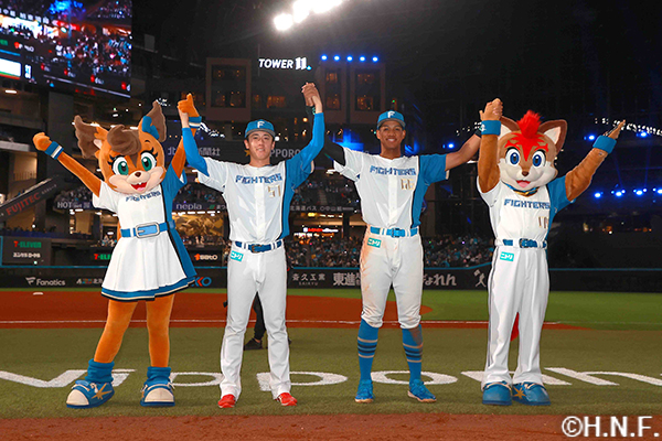 ヒーローの北山投手と万波選手03