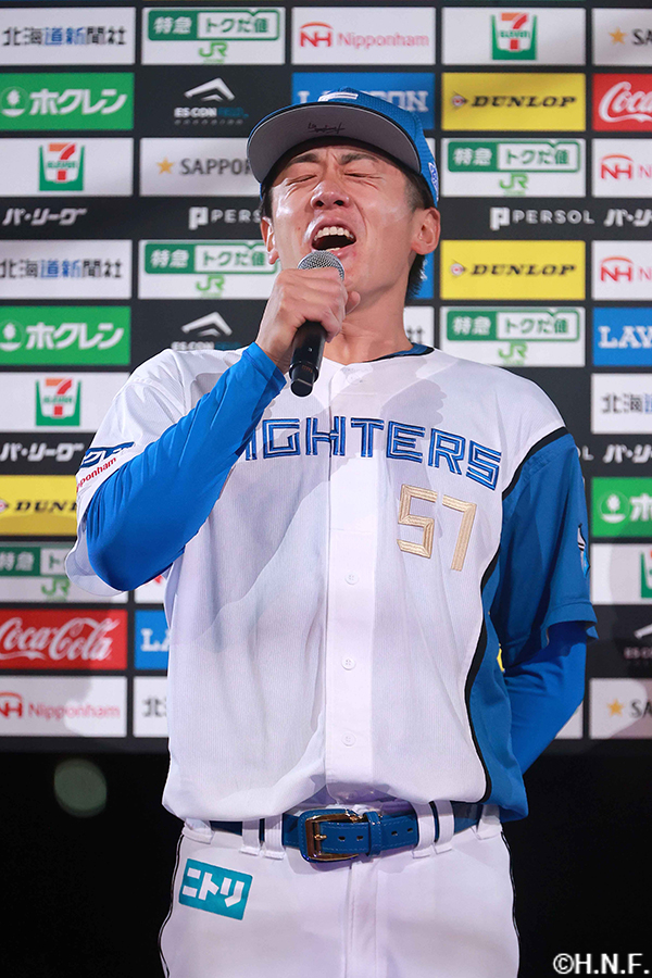 ヒーローの北山投手と万波選手04