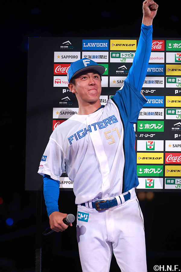 ヒーローの北山投手と万波選手06