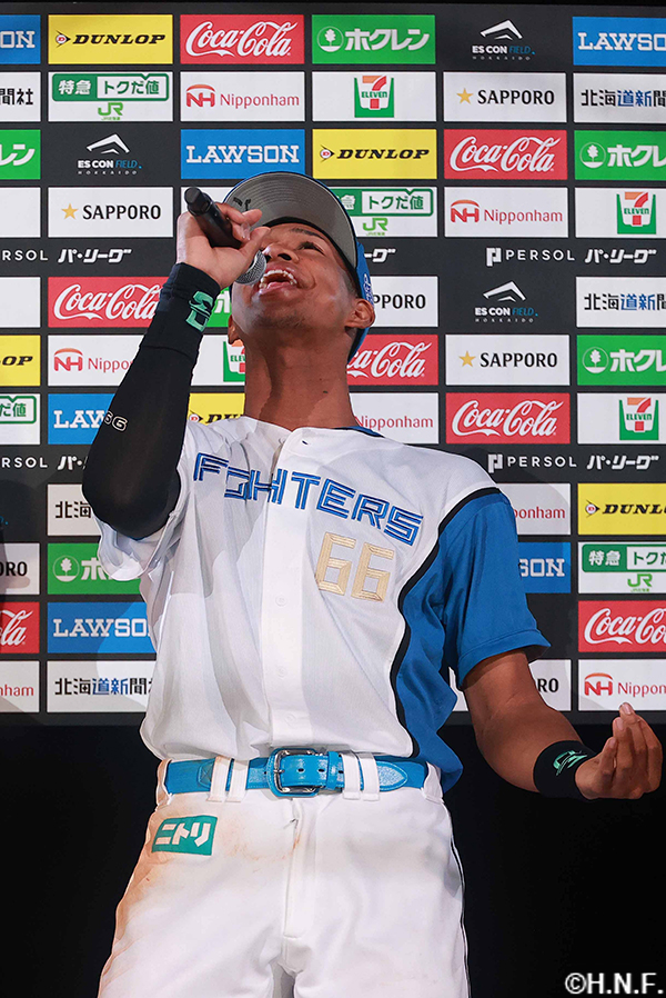 ヒーローの北山投手と万波選手07