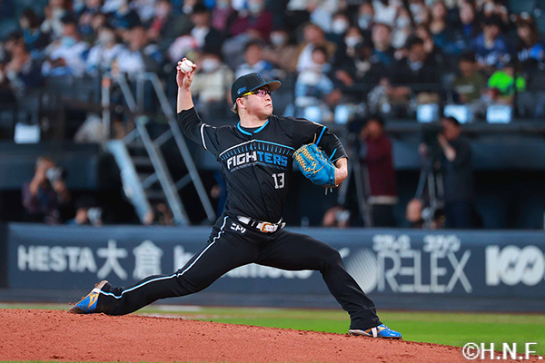 6回、二番手の生田目投手