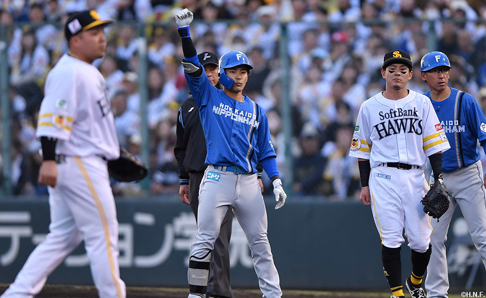 1回表、適時打を放った水野選手