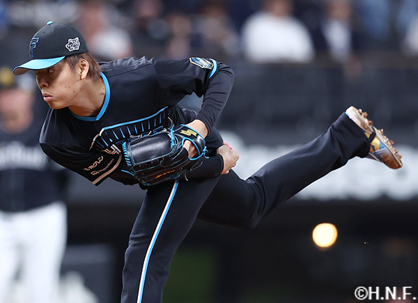 6回、二番手の杉浦投手"