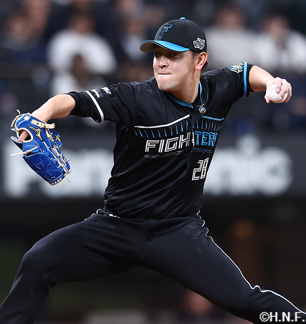 7回、三番手の河野投手