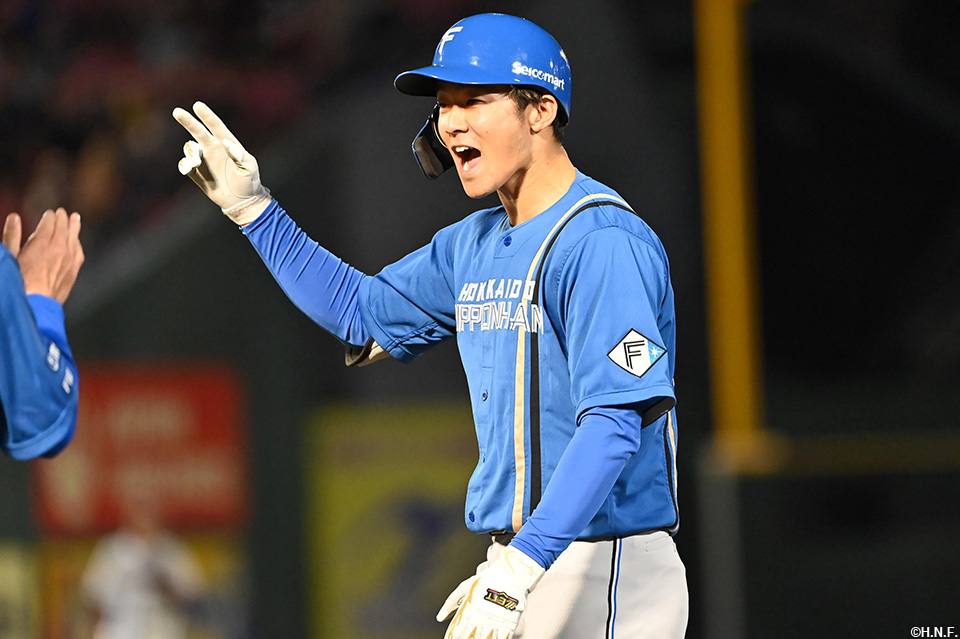 6回表、適時打を放つ石井選手02