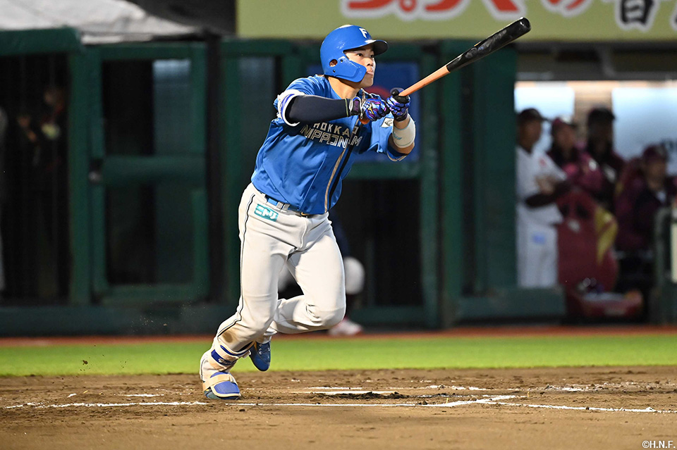 6回表、適時打を放つ田宮選手