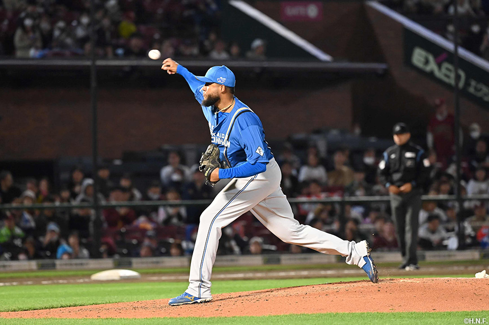 8回、五番手のロドリゲス投手