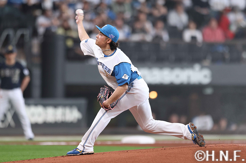 先発の伊藤投手01