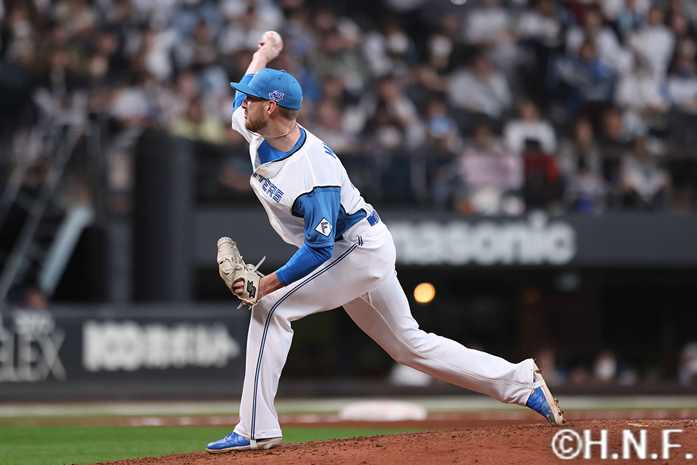 8回、三番手のマーフィー投手"