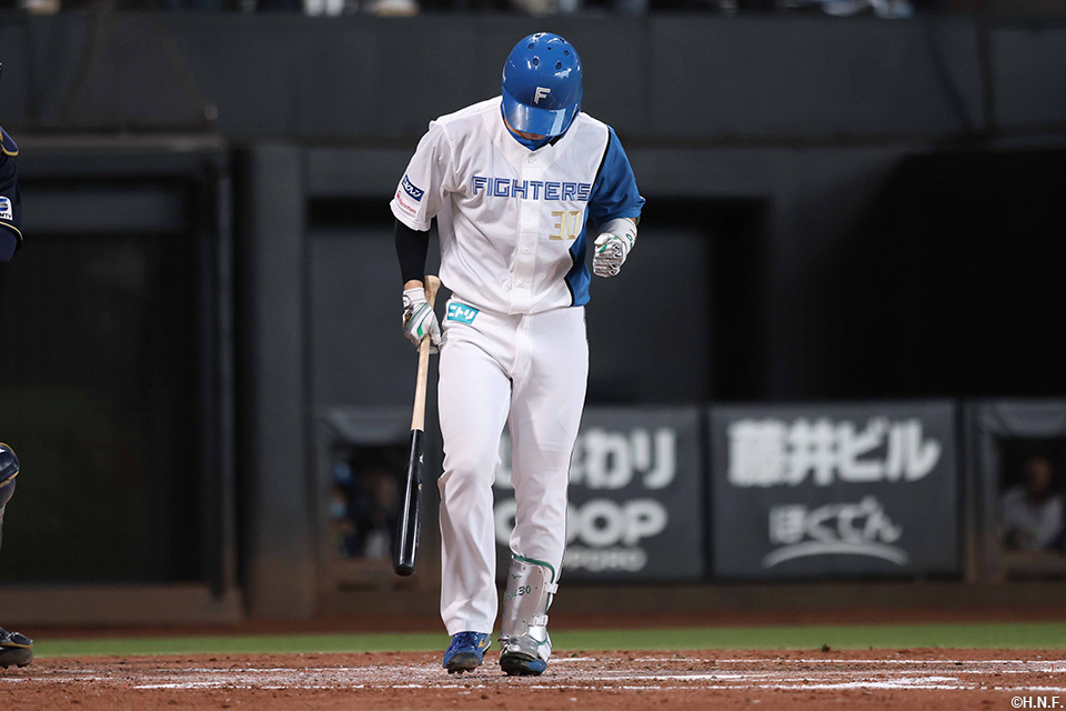 4回裏、押し出し四球を選んだ郡司選手