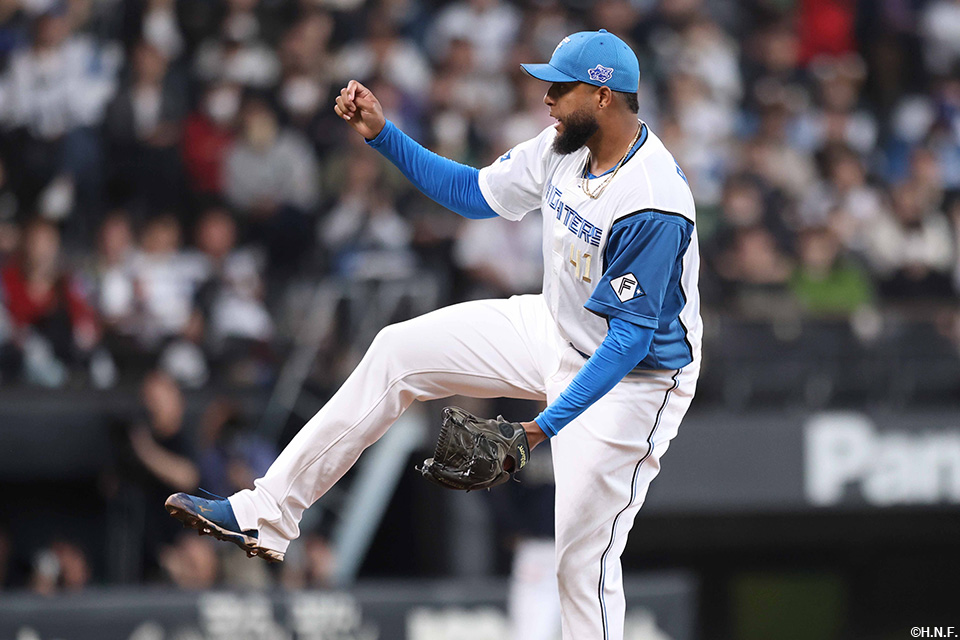 6回、二番手のロドリゲス投手