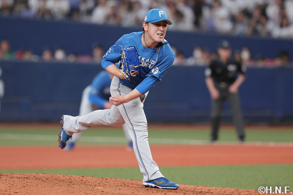 7回、四番手の河野投手"