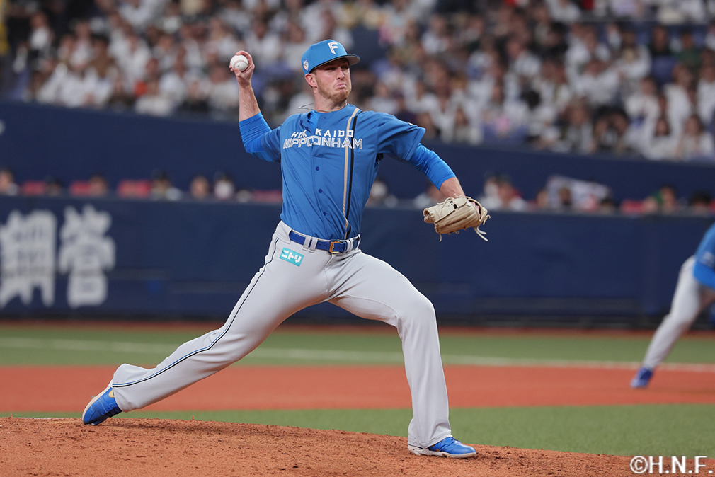 8回、五番手のマーフィー投手"