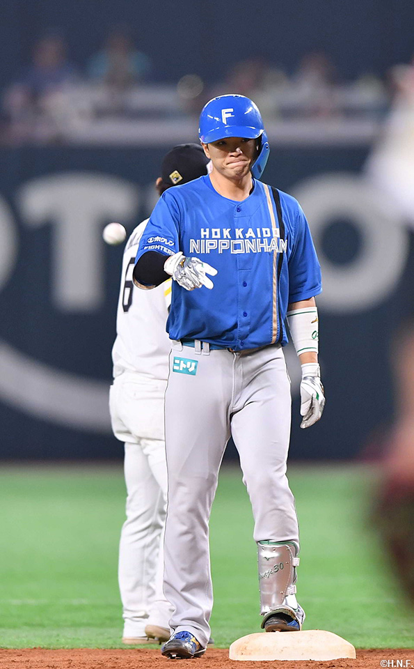 5回表、二塁打を放った郡司選手