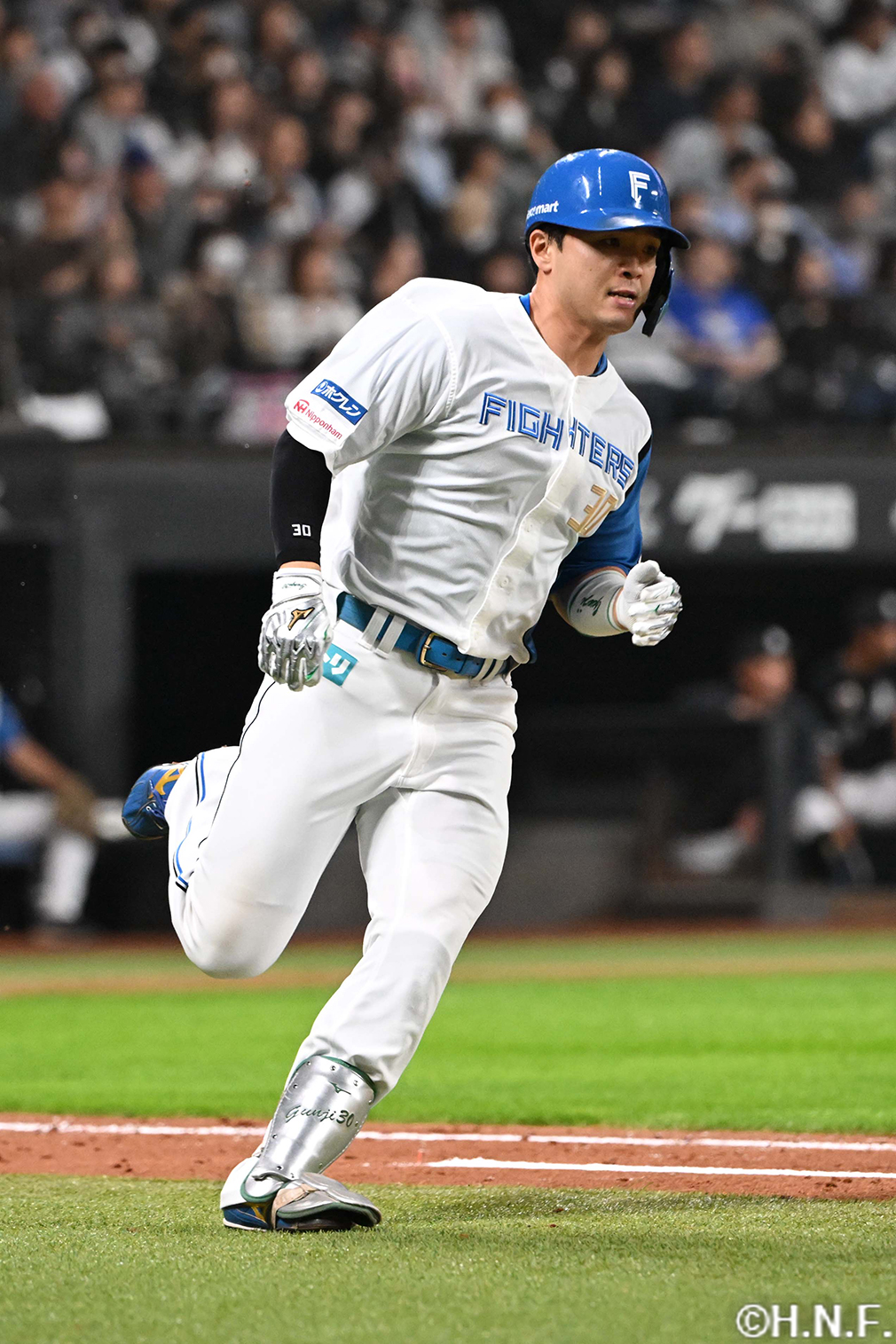 5回裏、レフトへヒットを放った郡司選手