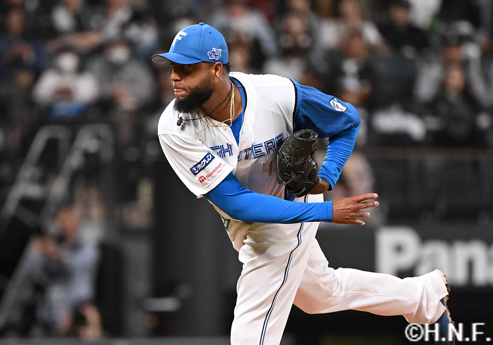 6回、三番手のロドリゲス投手