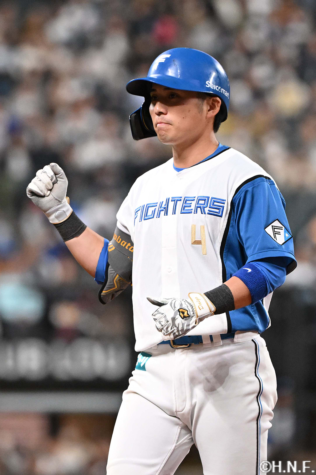 6回裏、レフトへヒットを放つ上川畑選手02