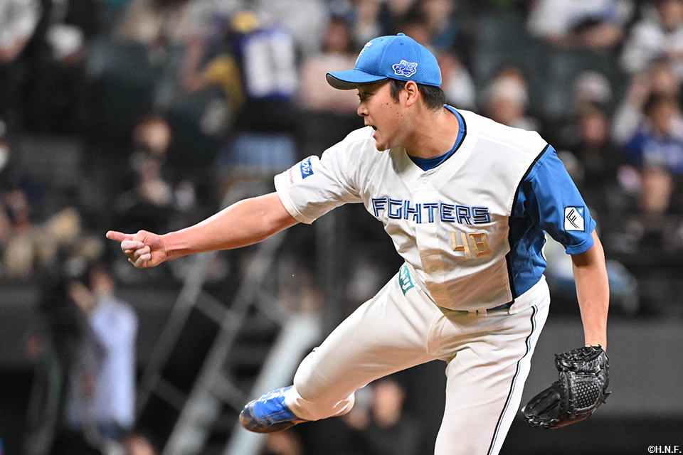 9回、四番手の齋藤友投手