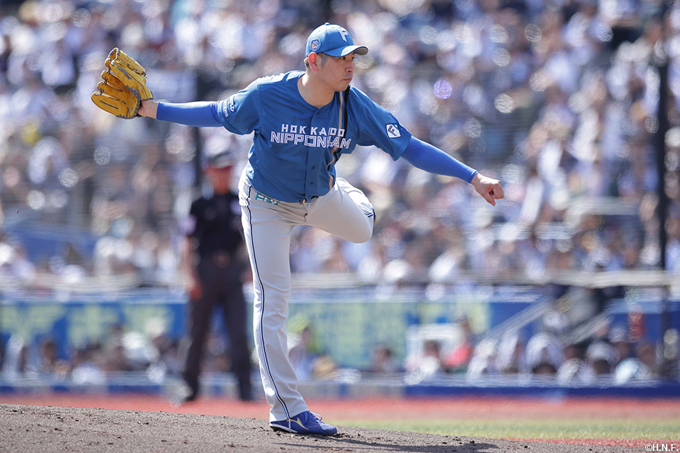 先発の加藤貴投手01