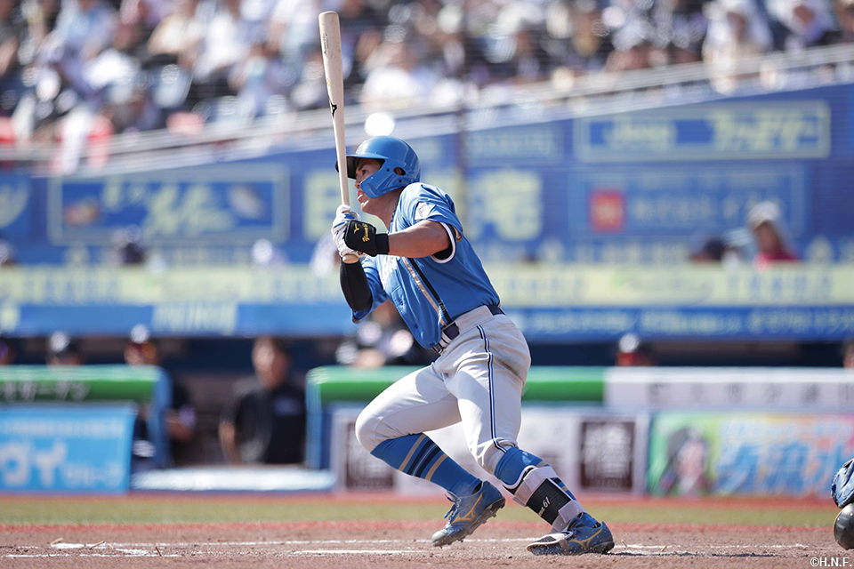 4回表、レフトへヒットを放つ今川選手