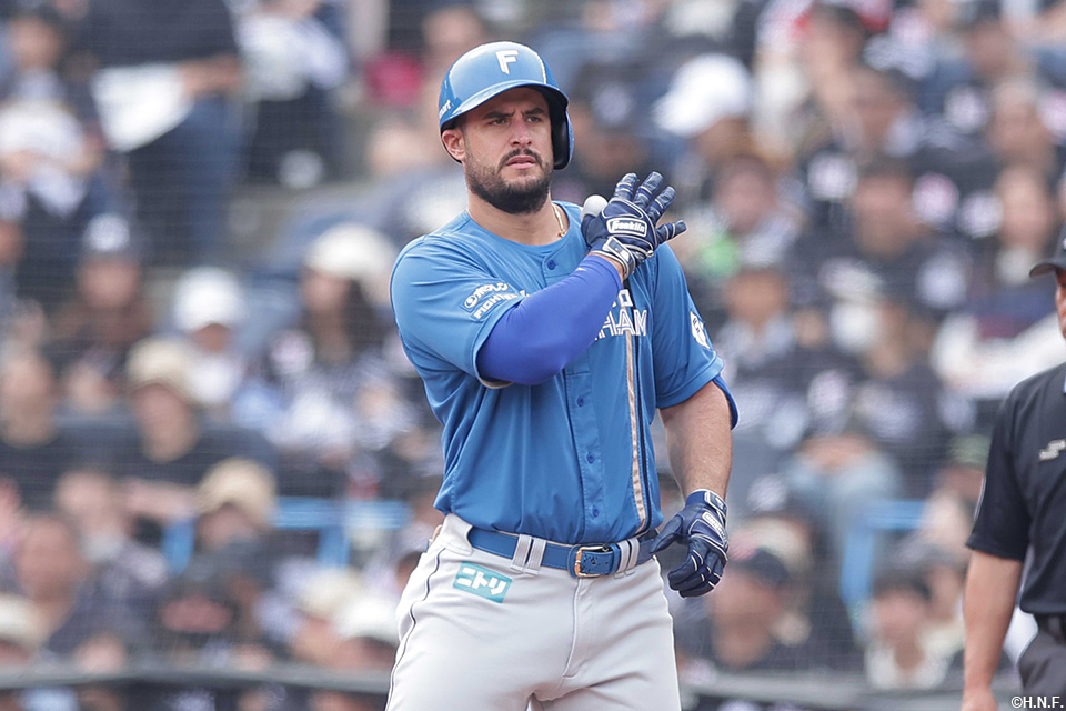 4回表、適時打を放ったマルティネス選手