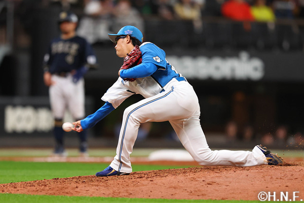 6回、二番手の鈴木投手