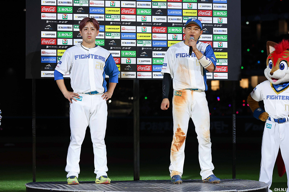 ヒーローの河野投手と田宮選手