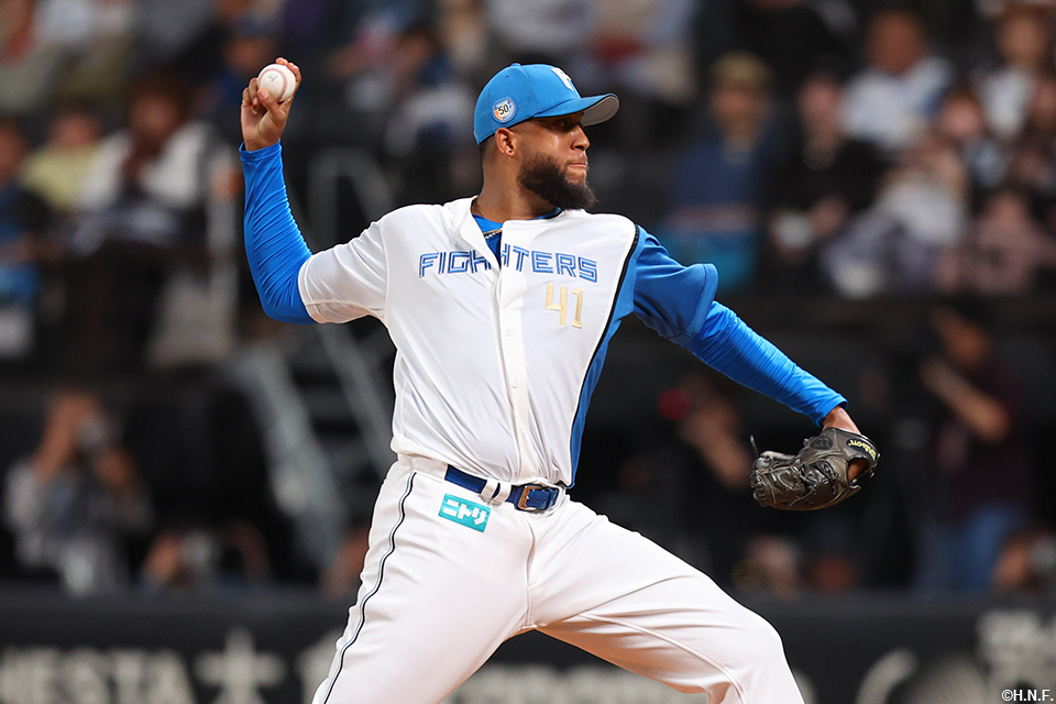 7回、三番手のロドリゲス投手