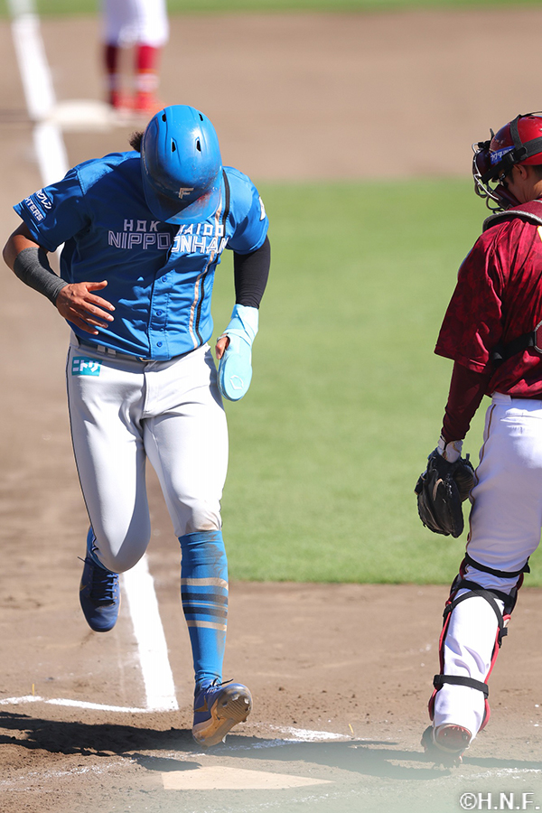 4回表、生還した水谷選手