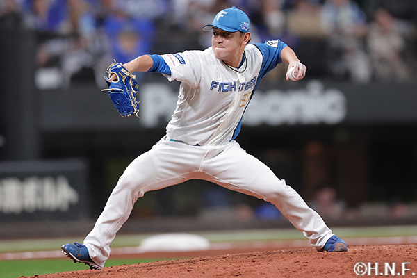 10回、三番手の河野投手