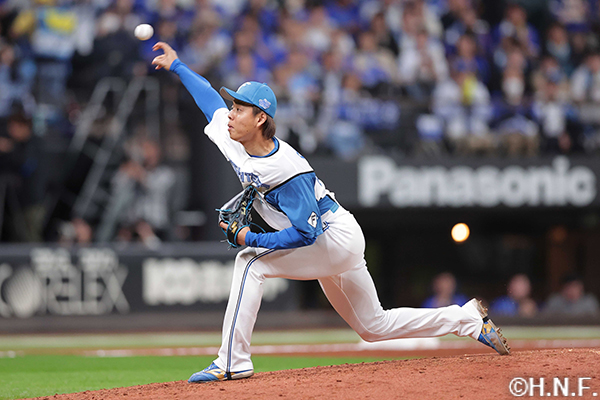 10回、四番手の杉浦投手