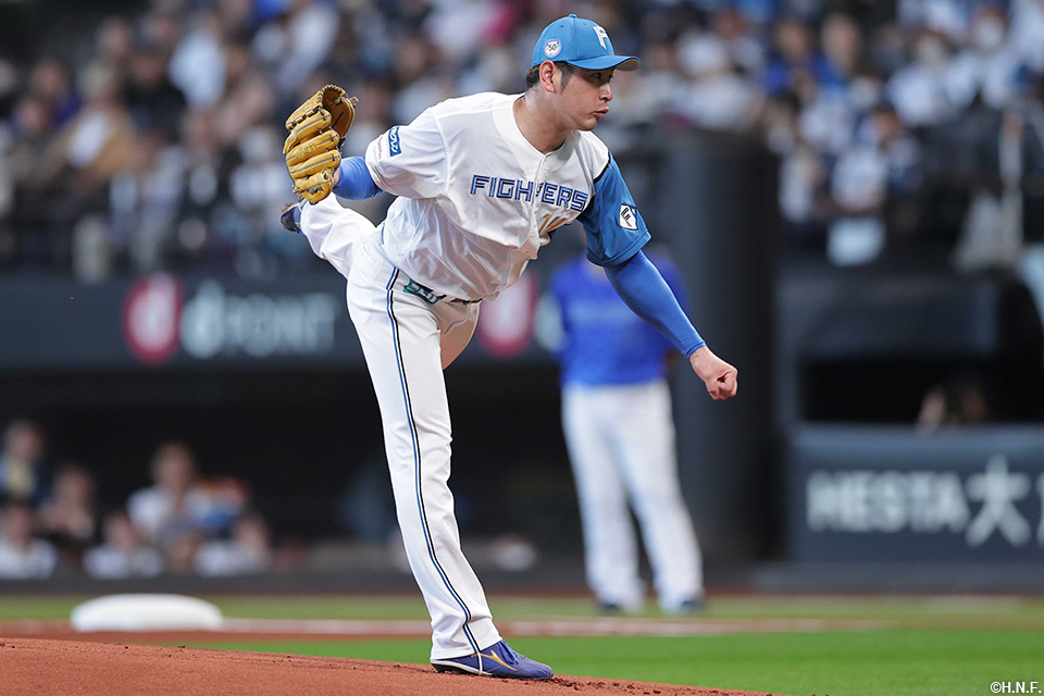 先発の加藤貴投手01