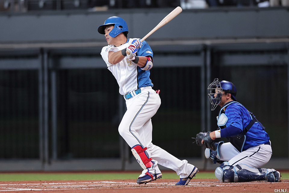 2回裏、レフトへ適時打を放った野村選手