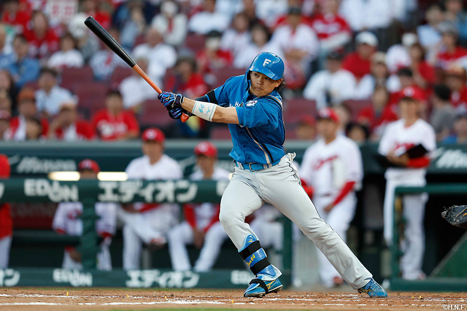 4回表、先制の適時打を放つ田宮選手01