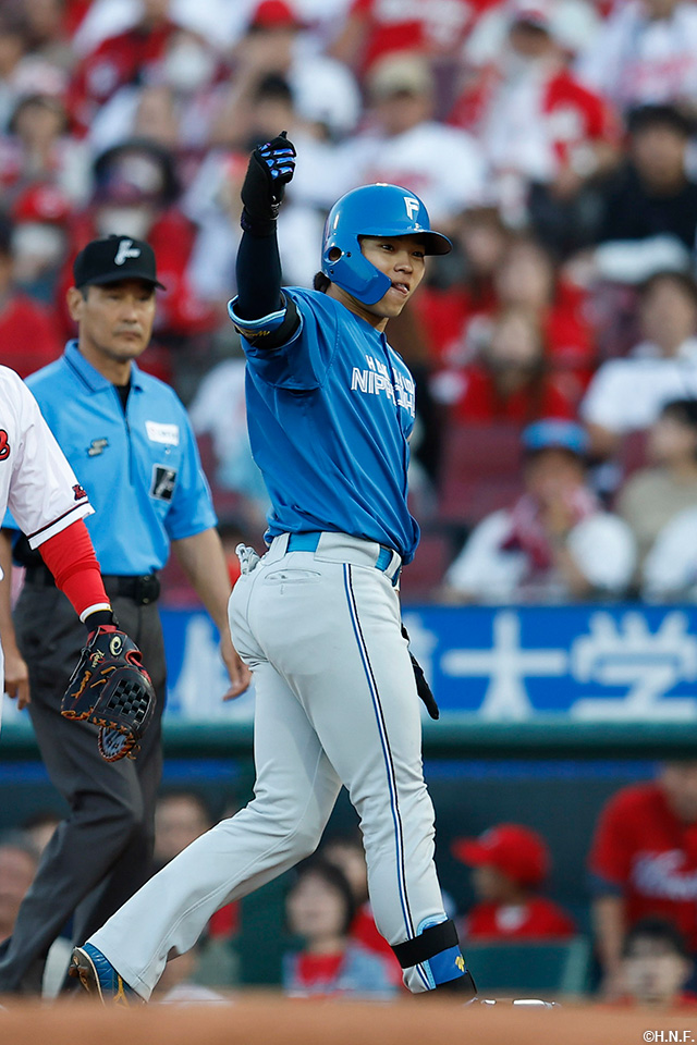 4回表、先制の適時打を放つ田宮選手02