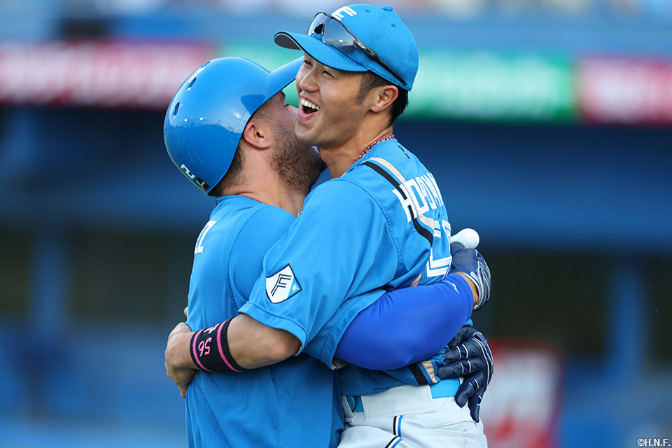 1回表、二者連続となる本塁打を放ったマルティネス選手03