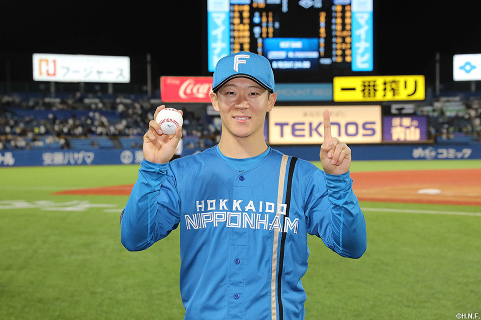 プロ初勝利をあげた矢澤投手