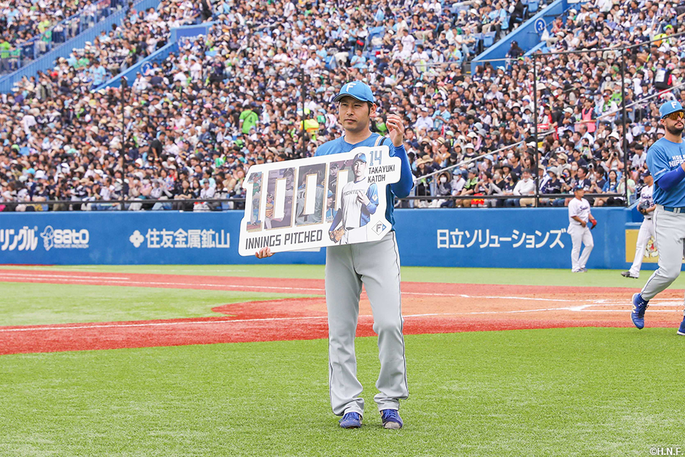 通算1000投球回を達成した加藤貴投手01